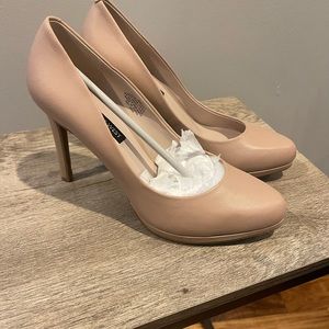 Nine West - Barely Nude Vanorah Leather Pump - never worn